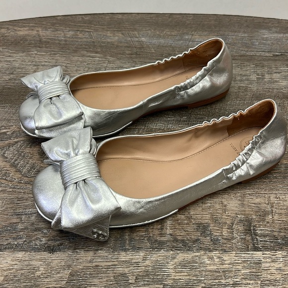 Tory Burch Silver Metallic Leather Ballet Flats Size 8 - Picture 1 of 13